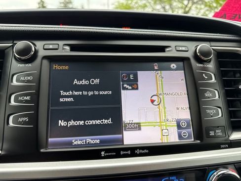 Used 2017 Toyota Highlander XLE AWD/4WD image 34