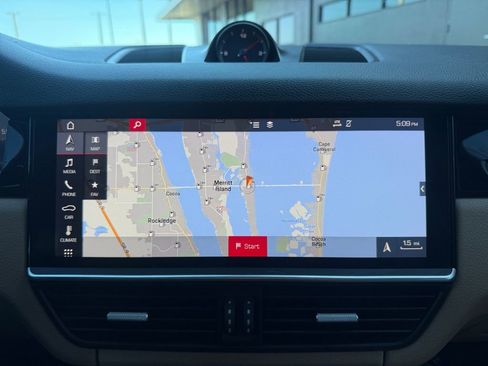 Used 2019 Porsche Cayenne AWD/4WD image 21