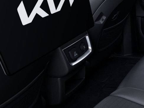 New 2027 Kia Carnival SX Prestige FWD image 26