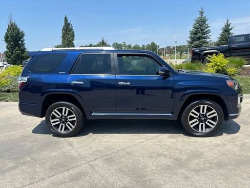 Used 2022 Toyota 4Runner Limited AWD/4WD image 2