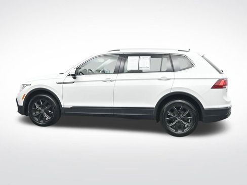 Used 2024 Volkswagen Tiguan SE image 10