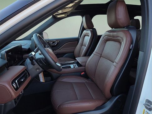 New 2026 Lincoln Aviator Reserve w/ Jet Appearance Package image 16