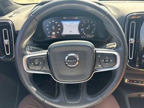 Used 2020 Volvo XC40 T4 Inscription FWD image 26