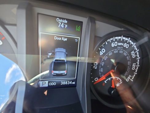Used 2023 Toyota Tacoma SR AWD/4WD image 14