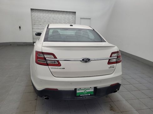 Used 2017 Ford Taurus SEL image 6