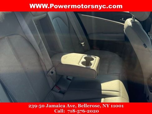 Used 2023 Genesis G70 2.0T image 18