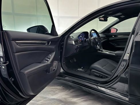 Used 2019 Honda Accord Sport image 16