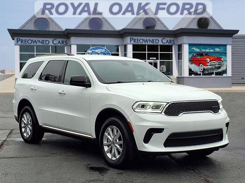 Used 2024 Dodge Durango SXT image 1