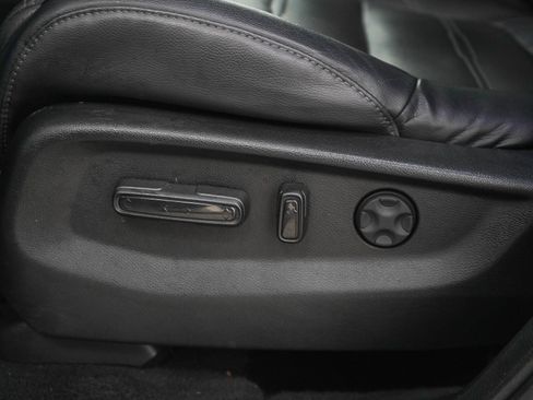 Used 2017 Honda CR-V Touring image 27