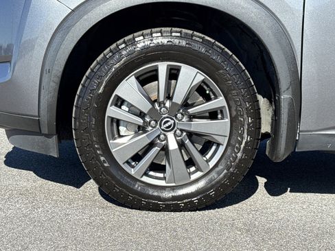 Used 2022 Nissan Pathfinder SV image 13