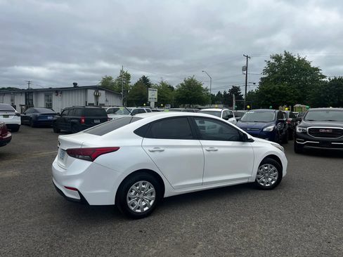 Used 2018 Hyundai Accent SE FWD image 5