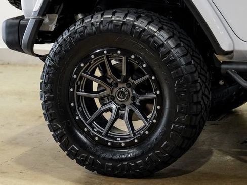 Used 2022 Jeep Wrangler Unlimited Rubicon AWD/4WD image 29