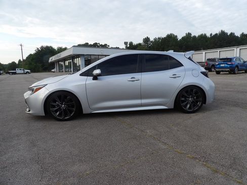 Used 2025 Toyota Corolla XSE FWD image 5