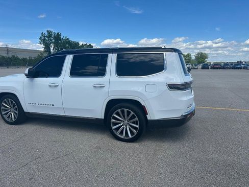 Used 2022 Jeep Grand Wagoneer Series II AWD/4WD image 11