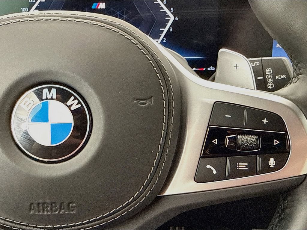 Used 2024 BMW X5 sDrive40i w/ M Sport Package RWD image 12
