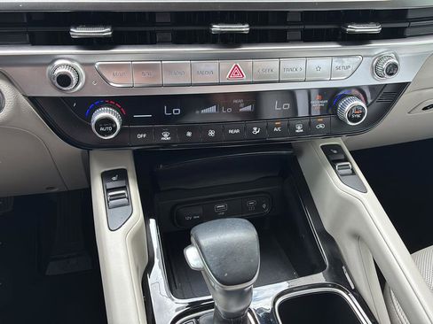 Used 2024 Kia Telluride S w/ S Sunroof Package FWD image 21