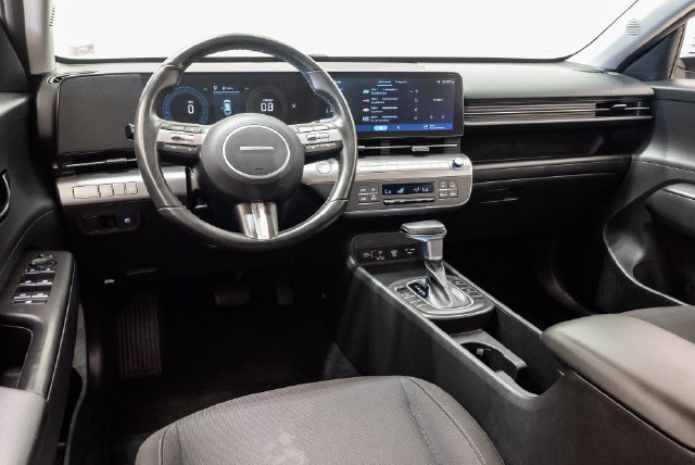 Used 2025 Hyundai Kona SEL AWD/4WD image 7