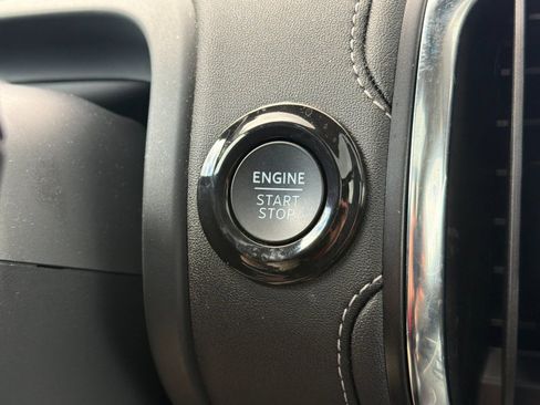 Used 2025 Ford Expedition Platinum AWD/4WD image 23