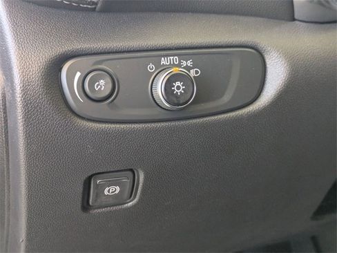 New 2025 Chevrolet Blazer LT w/ Convenience Package image 12