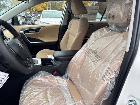 New 2025 Toyota RAV4 XLE image 17