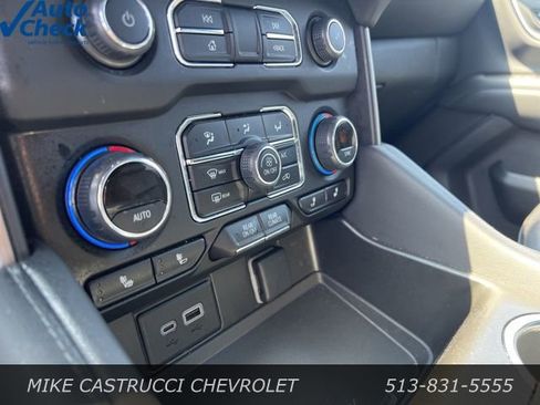 Used 2024 Chevrolet Suburban LT image 7