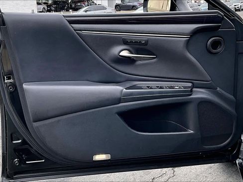 Used 2020 Lexus ES 300h w/ Premium Package FWD image 21