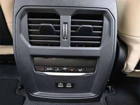 New 2026 BMW 330i Sedan w/ Premium Package image 24