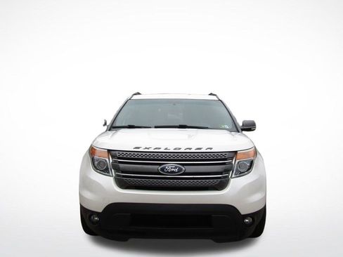 Used 2015 Ford Explorer XLT w/ Equipment Group 202B AWD/4WD image 4