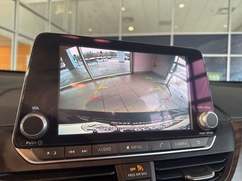 Used 2024 Nissan Altima 2.5 SV image 29