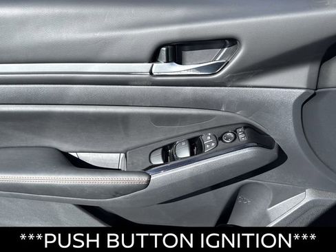 Certified 2025 Nissan Altima 2.5 SR AWD/4WD image 10