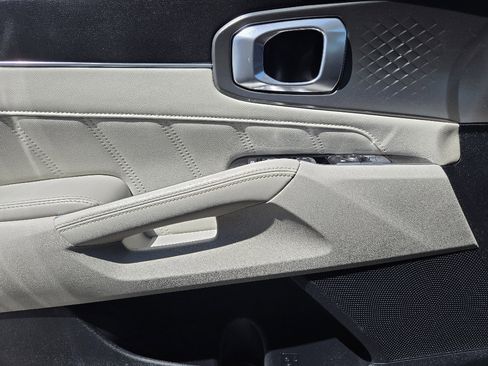 Certified 2022 Kia Sorento SX image 25