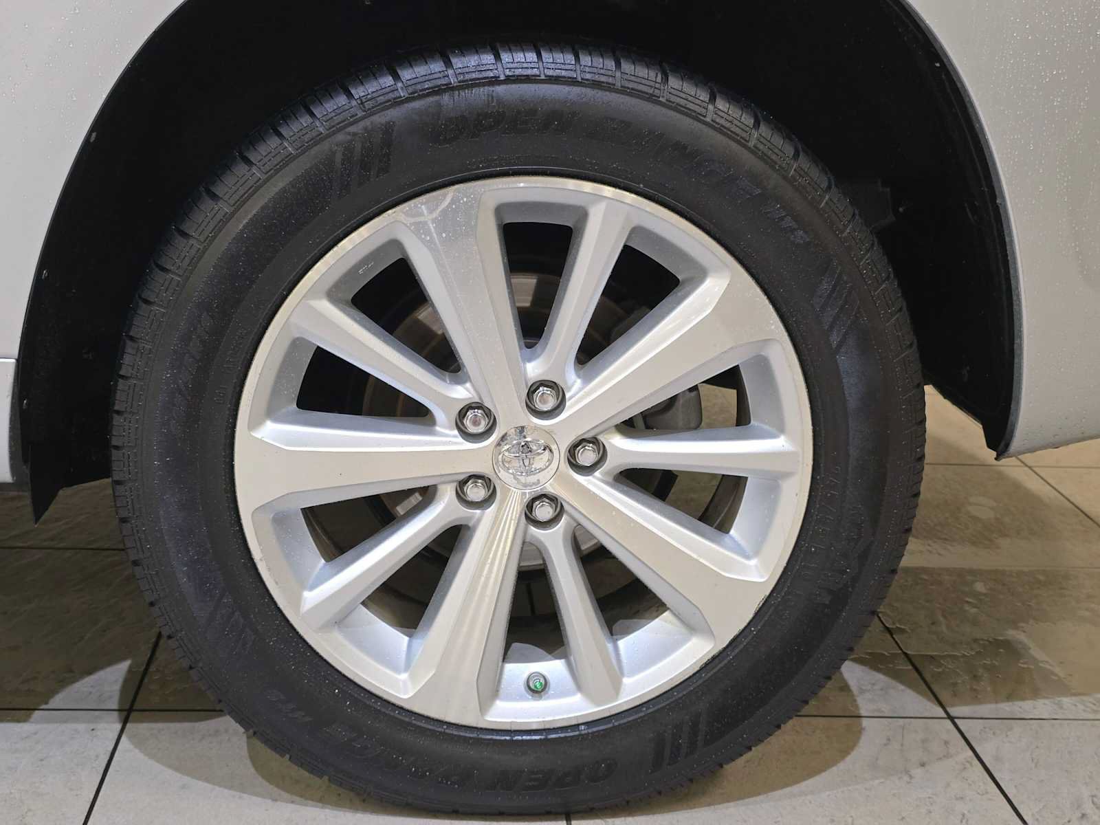 Used 2010 Toyota Highlander Limited AWD/4WD image 8