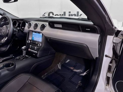 Used 2016 Ford Mustang Premium image 33