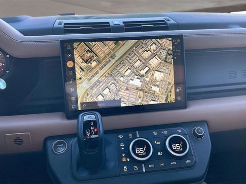 Certified 2025 Land Rover Defender 110 X-Dynamic SE image 6