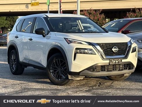 Used 2023 Nissan Rogue S AWD/4WD image 2