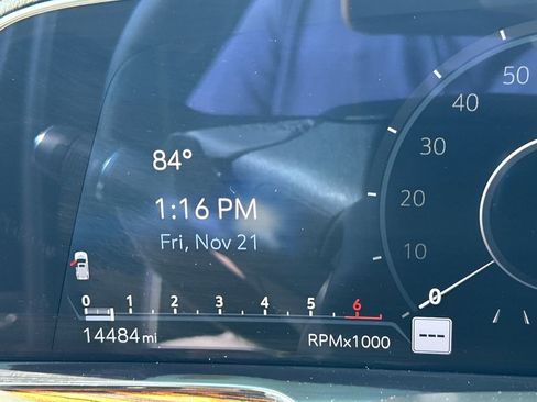 Certified 2024 Cadillac Escalade Premium Luxury image 29