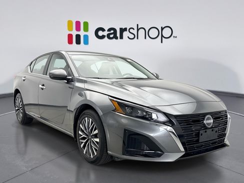 Used 2023 Nissan Altima 2.5 SV w/ SV Premium Package AWD/4WD image 7