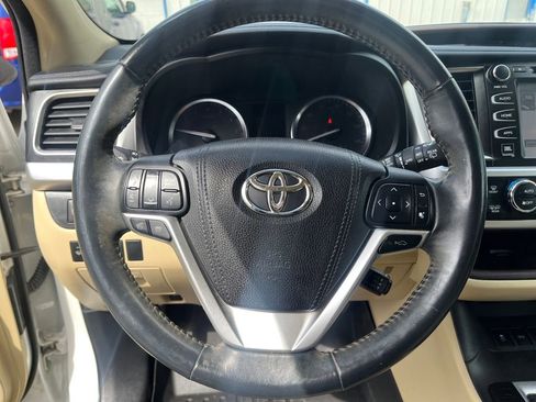 Used 2016 Toyota Highlander Limited Platinum image 19
