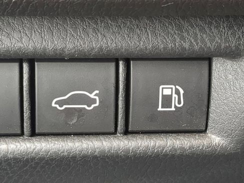 Used 2025 Toyota Camry XLE image 25