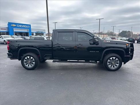 Used 2025 Chevrolet Silverado 2500 Custom w/ Custom Value Package image 6