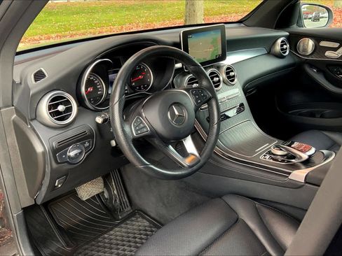 Used 2017 Mercedes-Benz GLC 300 4MATIC image 16