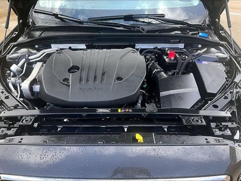 Certified 2025 Volvo V60 B5 Cross Country Plus AWD/4WD image 13