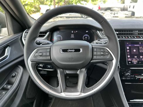 New 2025 Jeep Grand Cherokee Laredo X image 11