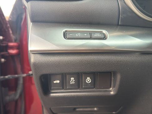 Used 2016 Nissan Maxima SR image 22