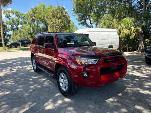 Used 2021 Toyota 4Runner SR5 RWD image 4