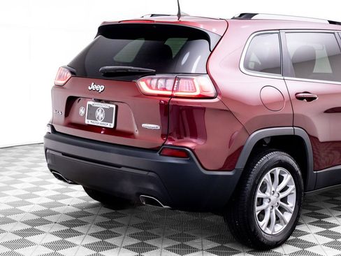 Used 2019 Jeep Cherokee Latitude w/ Cold Weather Group AWD/4WD image 34