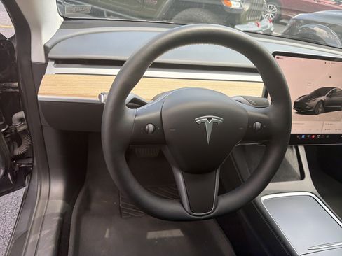 Used 2023 Tesla Model 3 Standard Range RWD image 18