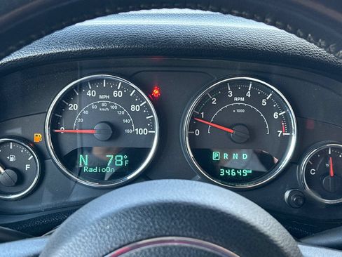 Used 2016 Jeep Wrangler Rubicon w/ Power Convenience Group AWD/4WD image 31