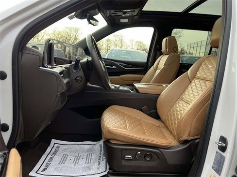 Certified 2022 Cadillac Escalade Premium Luxury image 5