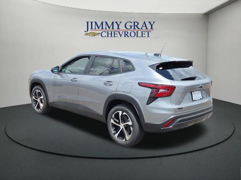 New 2026 Chevrolet Trax RS w/ Sunroof Package FWD image 3